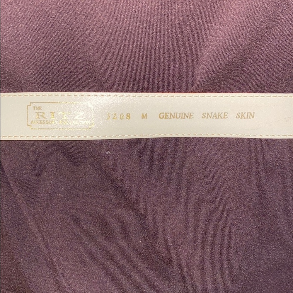 VINTAGE The Ritz’s Accessory Collection - Picture 4 of 4